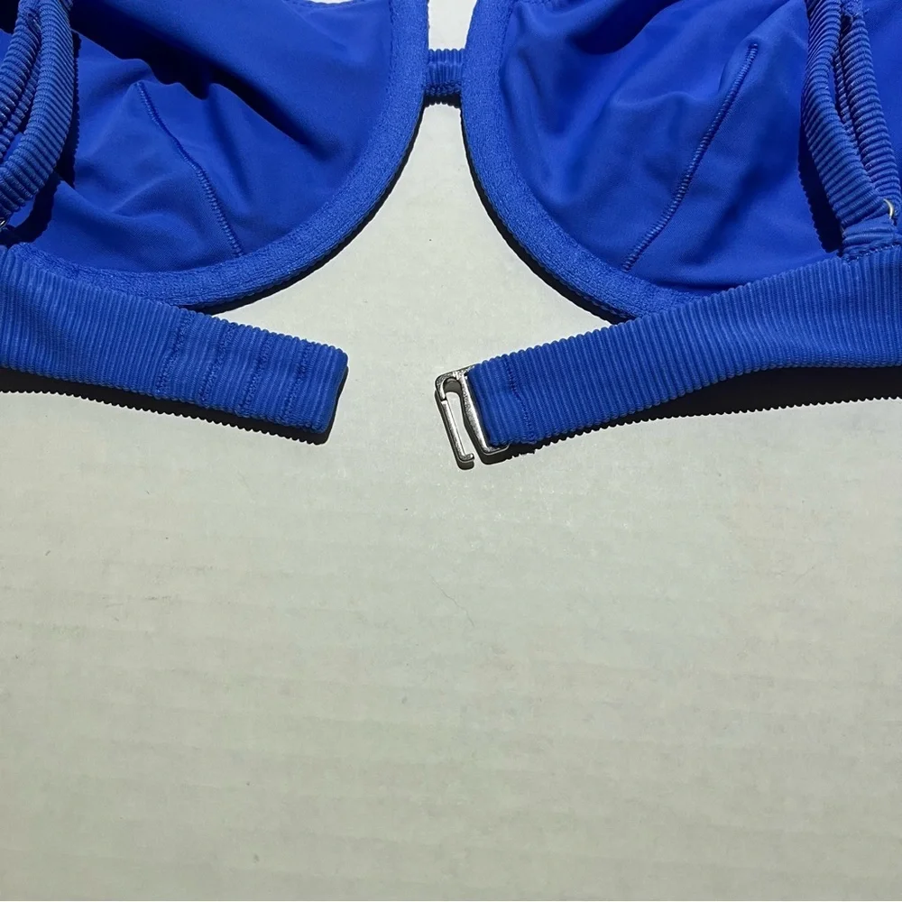 Abercrombie & Fitch Blue Ribbed Underwire Bikini Top size XL Clasp Back unpadded